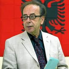 Ismail Kadare jeta dhe veprat