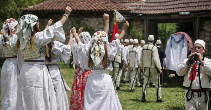 Lirika Kërçovare e Grave nga Dr. Qemal Murati