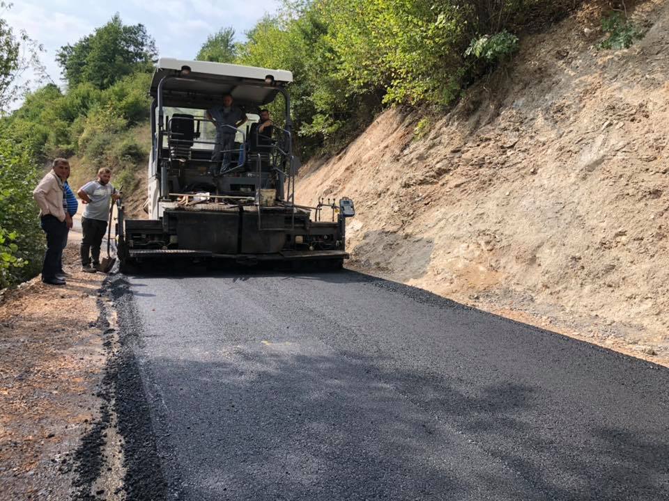 Dehari realizon premtimet, fillon rikonstruimi i rrugës në Fshatin Baçisht me gjatësia 4km!