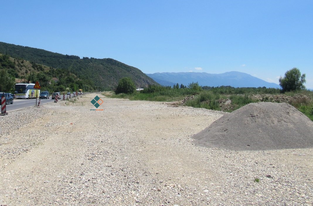 Ndërtimit të autostradës Kërçovë-Ohër nuk i shihet fundi