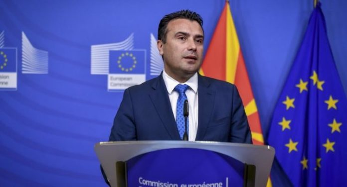 Zaev: E nënshkrova dorëheqjen nga funksioni i kryeministrit