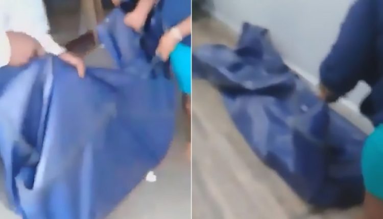 Kompania e sigurimit kërkon prova për vdekjen e burrit, familjarët i çojnë kufomën në zyrë (VIDEO)