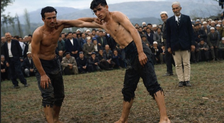 Sportet dhe lojrat popullore të Kërçovës nga Dr. Qemal Murati