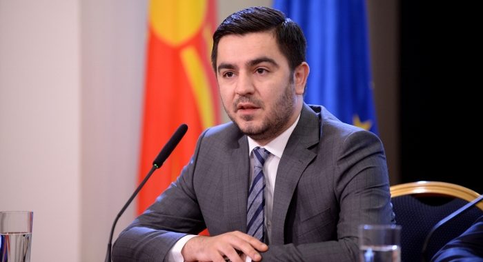 Zaev: Ministri Bekteshi, kuadër që solli frymë të re në ekonomi