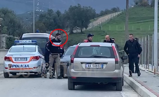 “Më vunë pistoletën në kokë” Momenti kur policia kryen aksionin për lirimin e pengut (VIDEO)