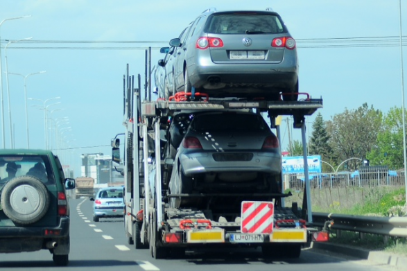 Nga 1 janari do të paguani më shtrenjtë për automobilat që i sillni nga jashtë