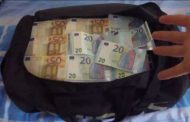 Hajnat bëjnë kërdi në shtëpinë e mërgimtarit! I vjedhin çantën me mbi 145 mijë euro që i solli nga Zvicra..