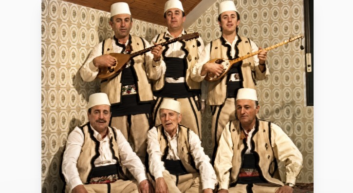 Këngë Burimore Kërçovare nga Fshati Cërvicë (VIDEO)