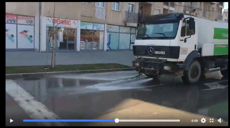 Kërçovë vazhdon dezinfektimi i rrugëve (VIDEO)