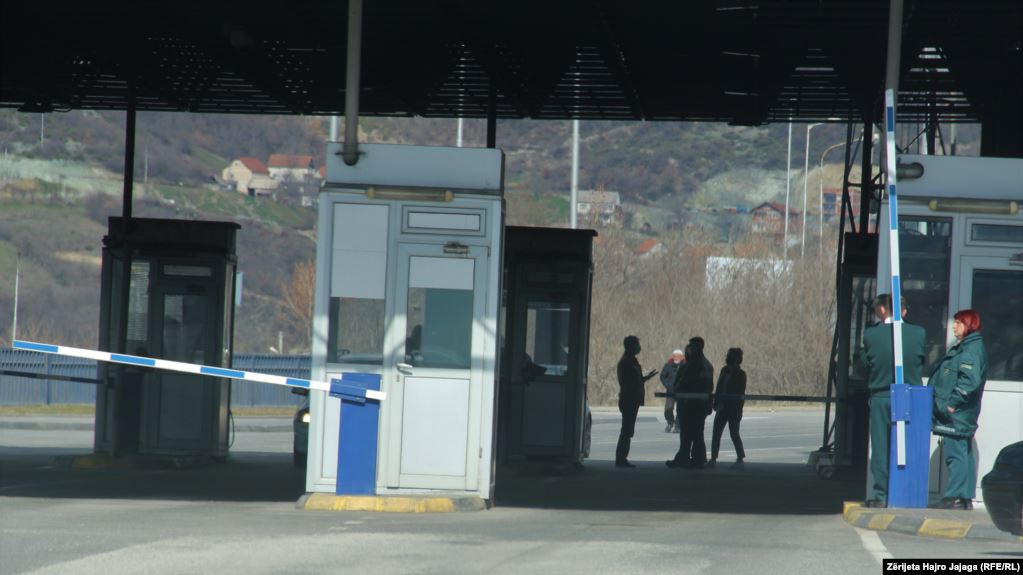 Kosova kthen prapa një autobus me udhëtarë nga Italia