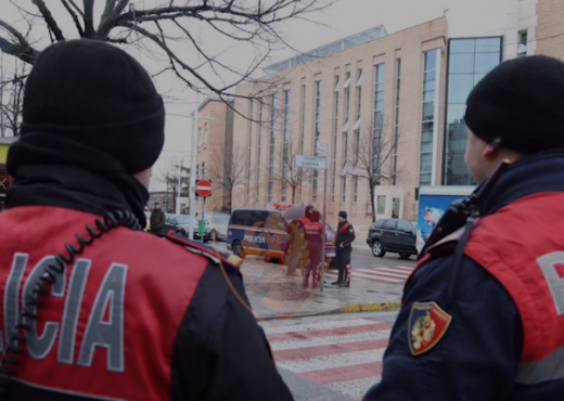 Aksion pranë Bankës së Shqipërisë, policia sekuestron miliona lekë dhe euro