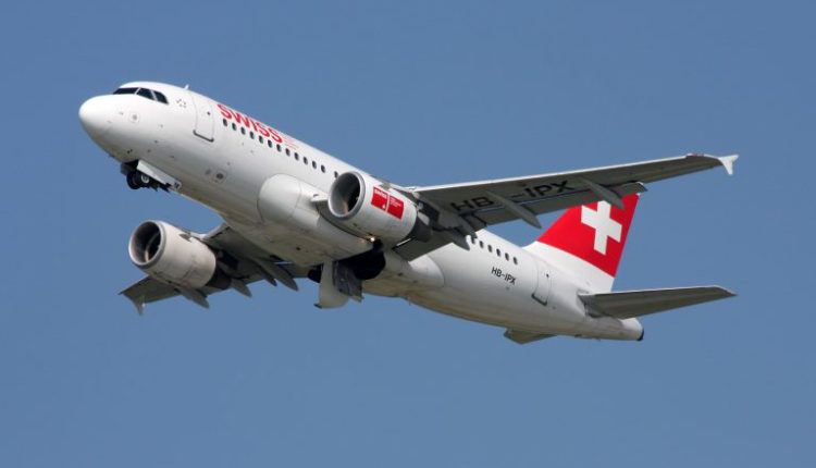 Erë e pazakontë në kabinë: anulohet fluturimi i aeroplanit nga Zvicra..!