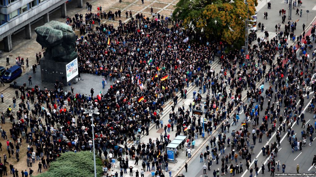 Gjermani, Protestuesit tentojnë të hyjnë në parlament, i ndaloi policia