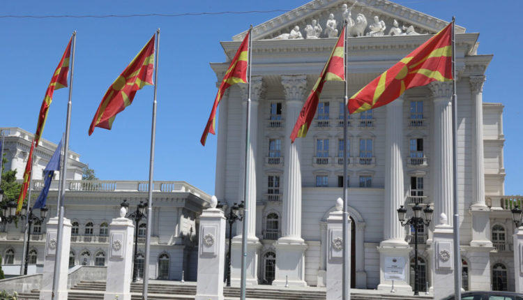 Pa i zhveshur lakuriq hajnat e politikës s’ka të ardhme në Maqedoni..