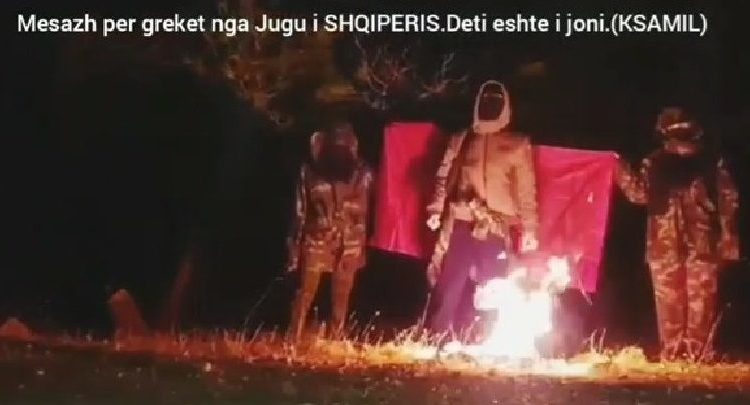 Digjet flamuri i Greqisë/ Mesazh për grekët nga Jugu i Shqipërisë: Deti është i joni! (VIDEO)