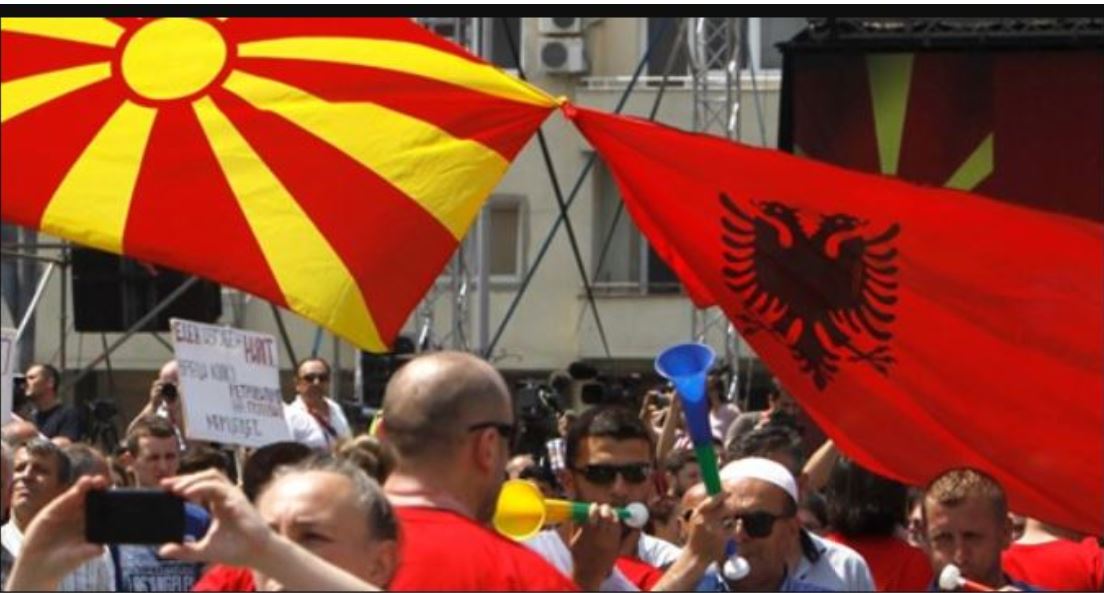 Shqiptarët e Maqedonisë nuk dinë as të protestojnë..