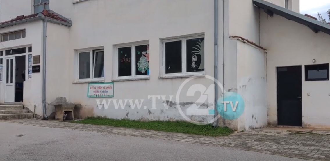 Kërçovë: Shkolla e Cërvicës e kalbur përbrenda ! (VIDEO)