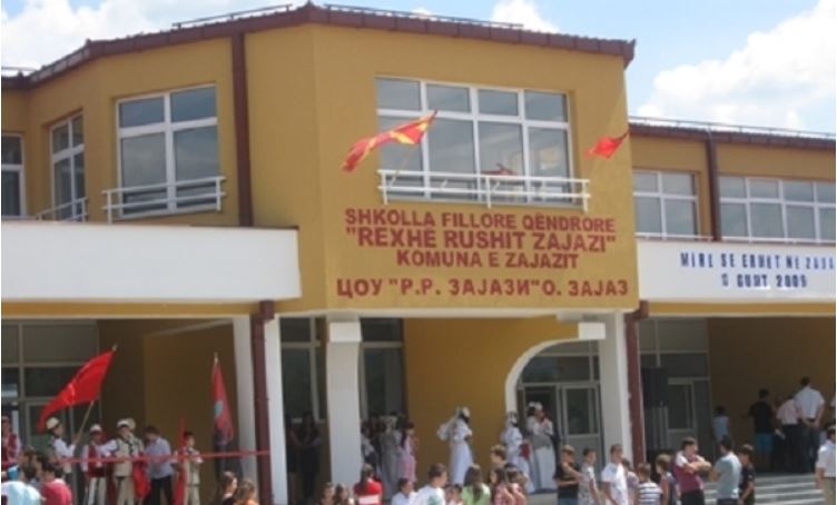 Drejtori i shkollës fillore “Rexhë Rushit Zajazi” në Kërçovë pranon se po përballen me vështirësi