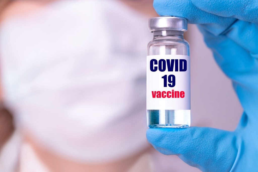 OBSH: Covid-19 vazhdon të evoluojë, nevojitet vaksinimi me doza tjera..!