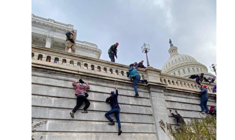 Trazirat në Kongresin amerikan, 4 të vdekur dhe 52 të arrestuar..