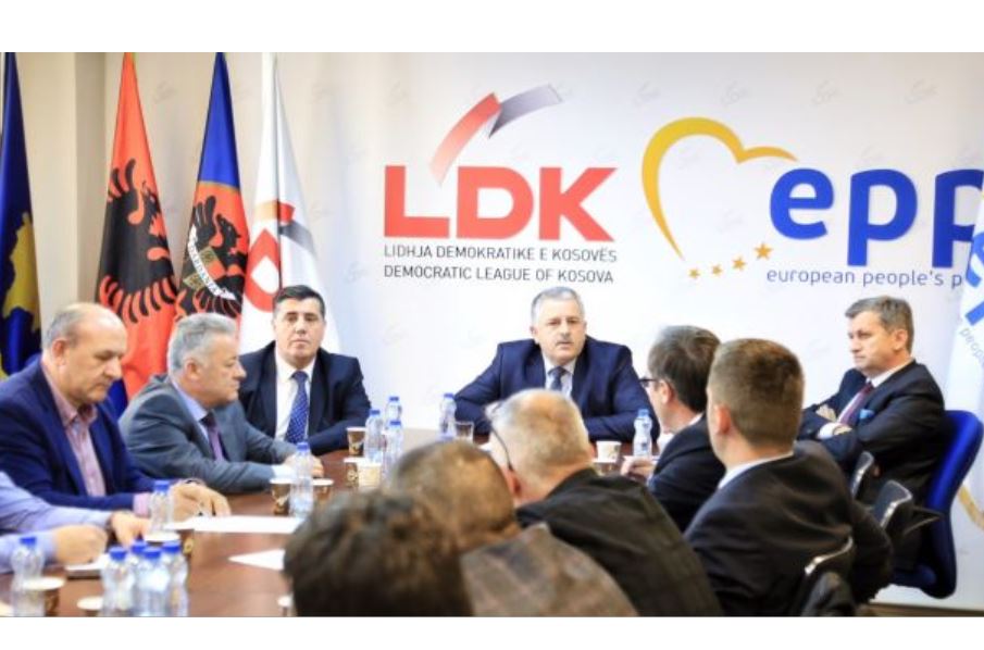 Zyrtari i LDK-së thotë se LDK duhet ta votojnë Osmanin për presidente..