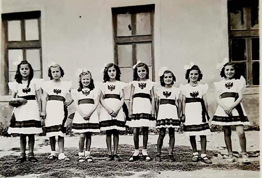 Shkolla “Moisi Golemi”, në Kërçovë viti 1943..(FOTO)