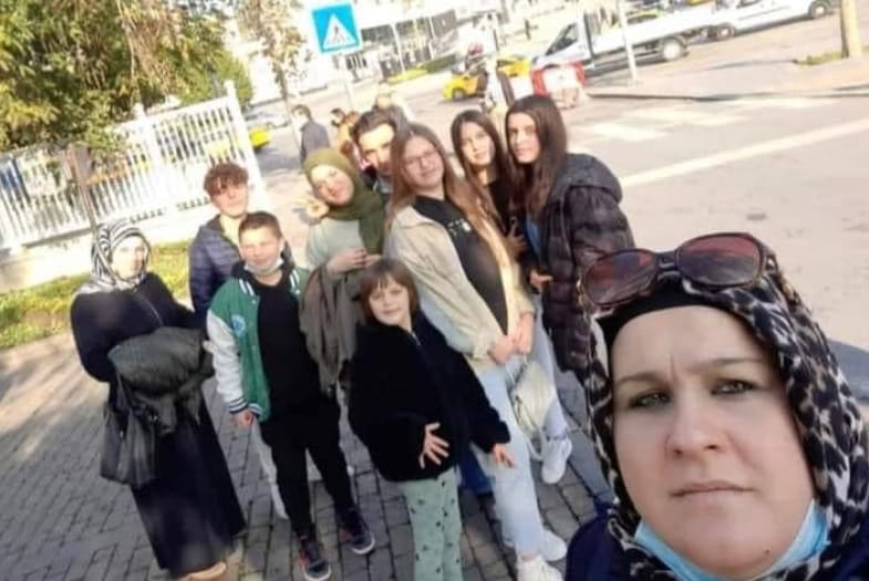 Këta janë 10 anëtarët e familjes Jahiu që humbën jetën sot (FOTO)