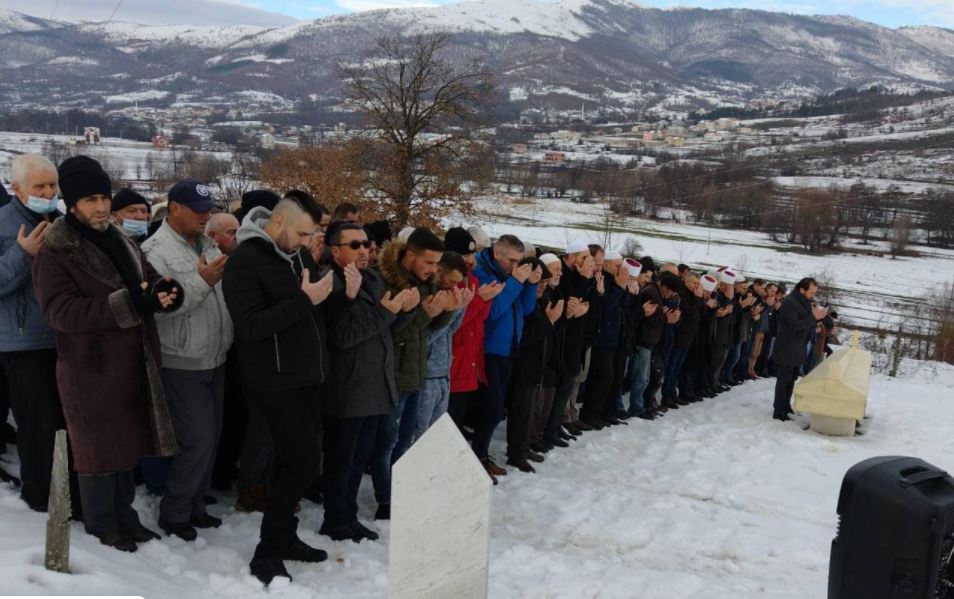 Ju dha lamtumira e fundit policit Ajdin Sejdini