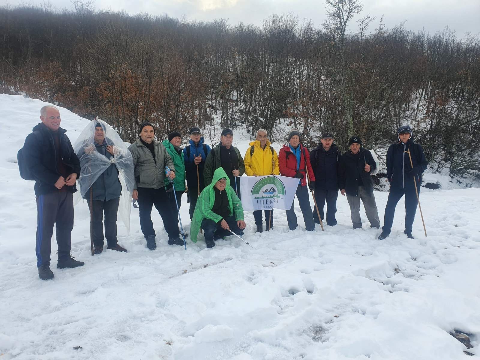 Fundviti i 2021 Ujëmirasit i gjen edhe në një aktivitet ecjeje.. (FOTO)