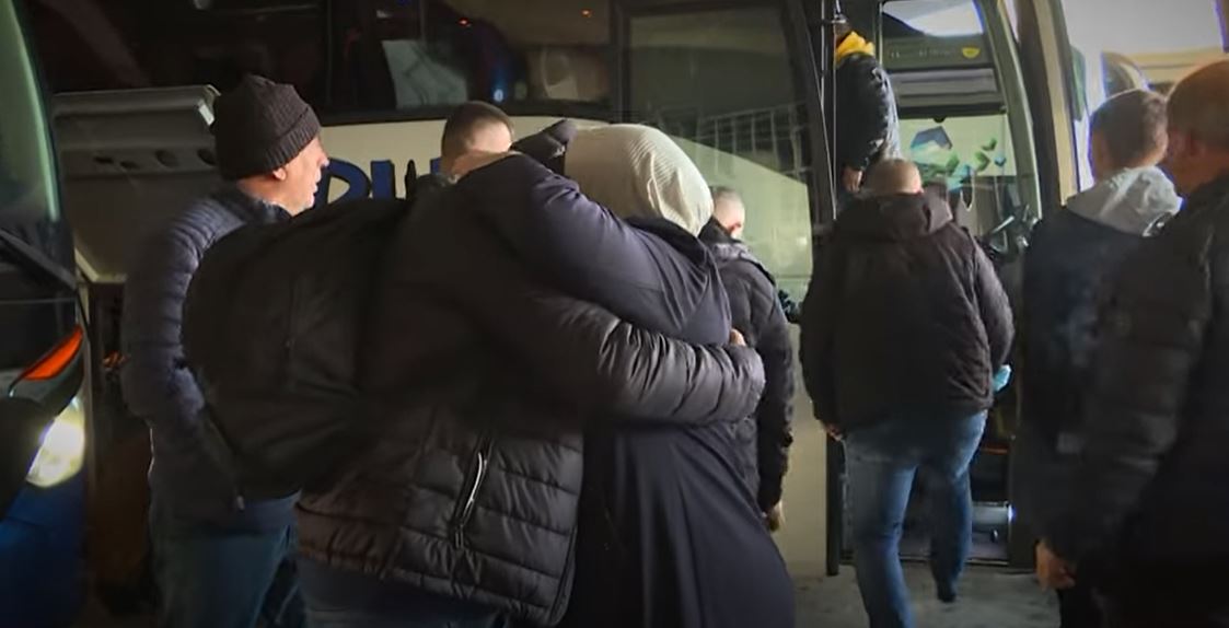 Maqedonia po zbrazet, qindra autobusë po i dërgojnë të rinjtë në Gjermani..