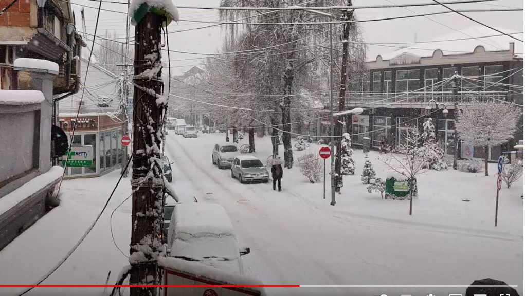 Sot Kërçova u mbulua përsëri me borë.. (VIDEO)