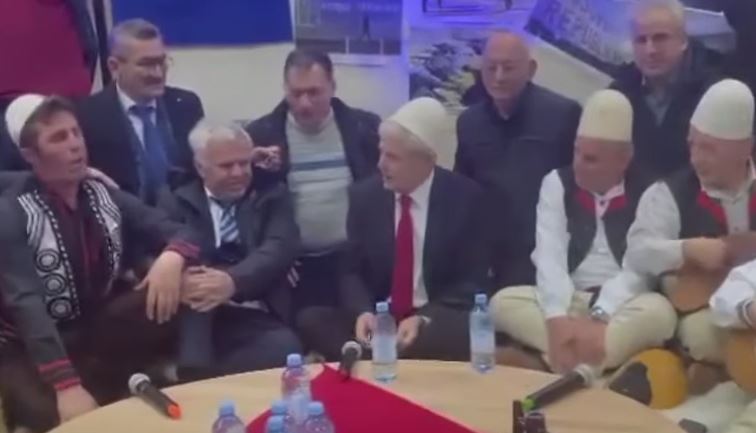 Ali Ahmeti ia kris këngës deri maksimum.. (VIDEO)