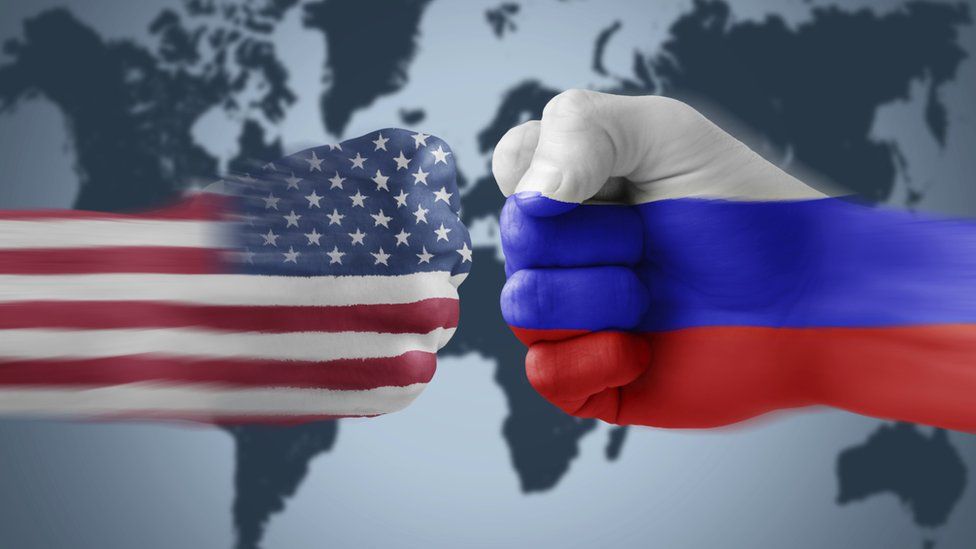 Rusia dëbon dhe shpall “non grata” diplomatët amerikanë..