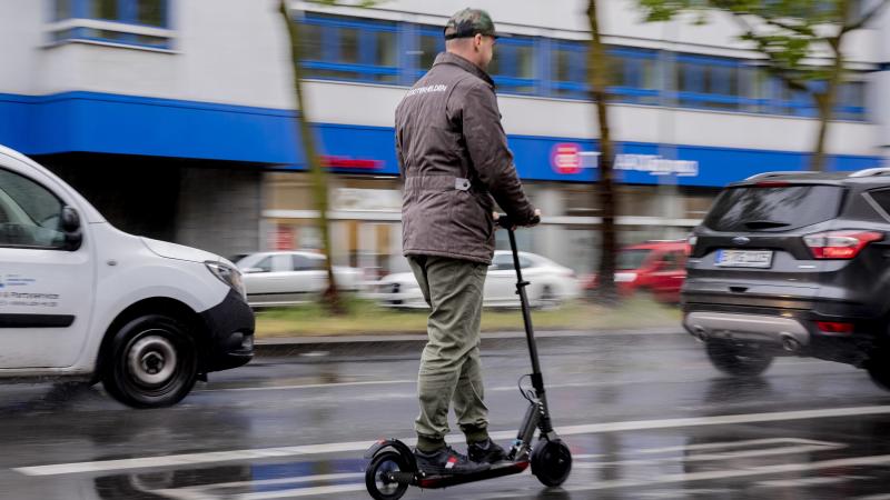Zvicër: I sekuestrohet skuteri elektrik Voziti 133 km/h..