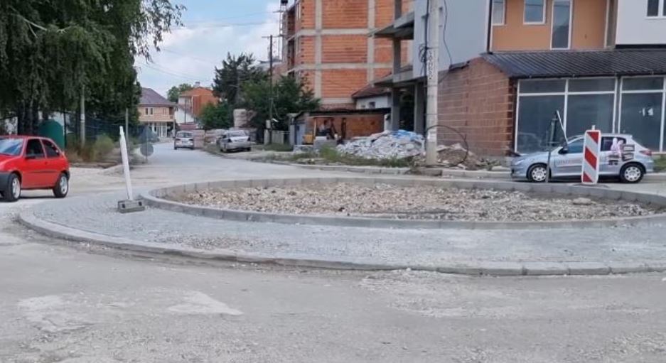 Kërçovë: Rikonstruktimi i rrugës nisi, por nuk vazhdoi..(VIDEO)