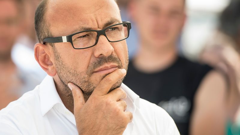 Shqiptari me investime mbi 1 miliard frangash zvicerane.. (VIDEO)