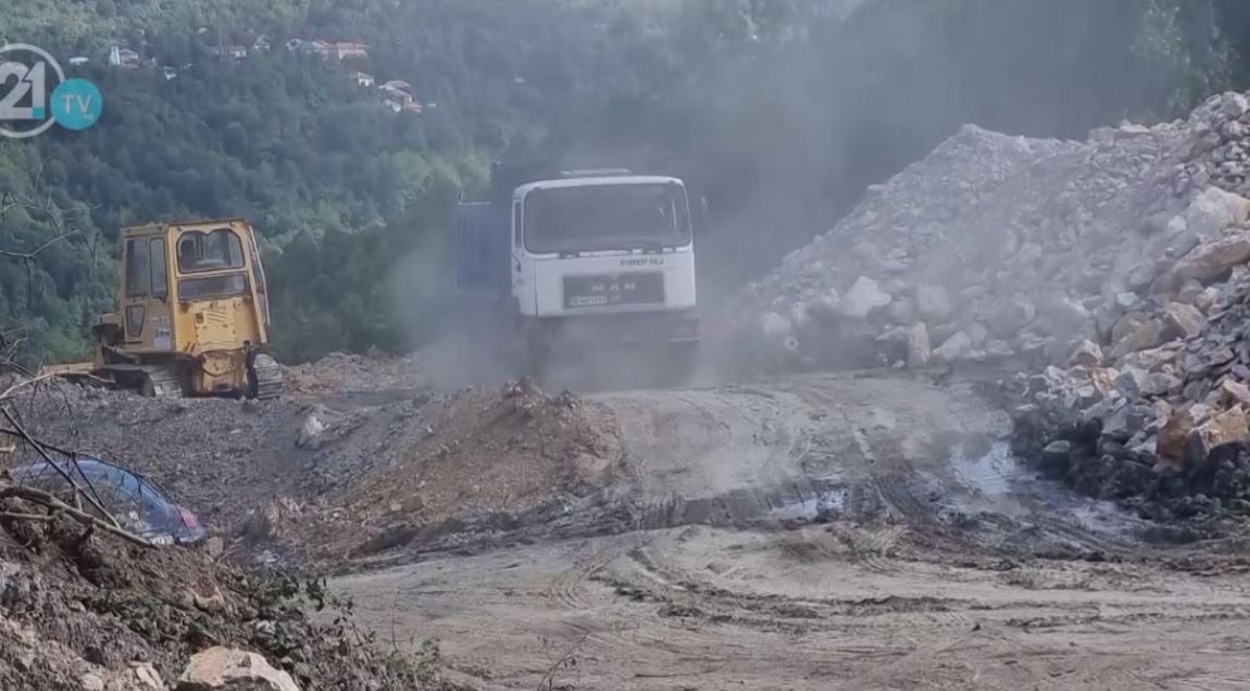 Punët në rrugën Kërçovë-Dibër me ritëm të ngadaltë..! (VIDEO)