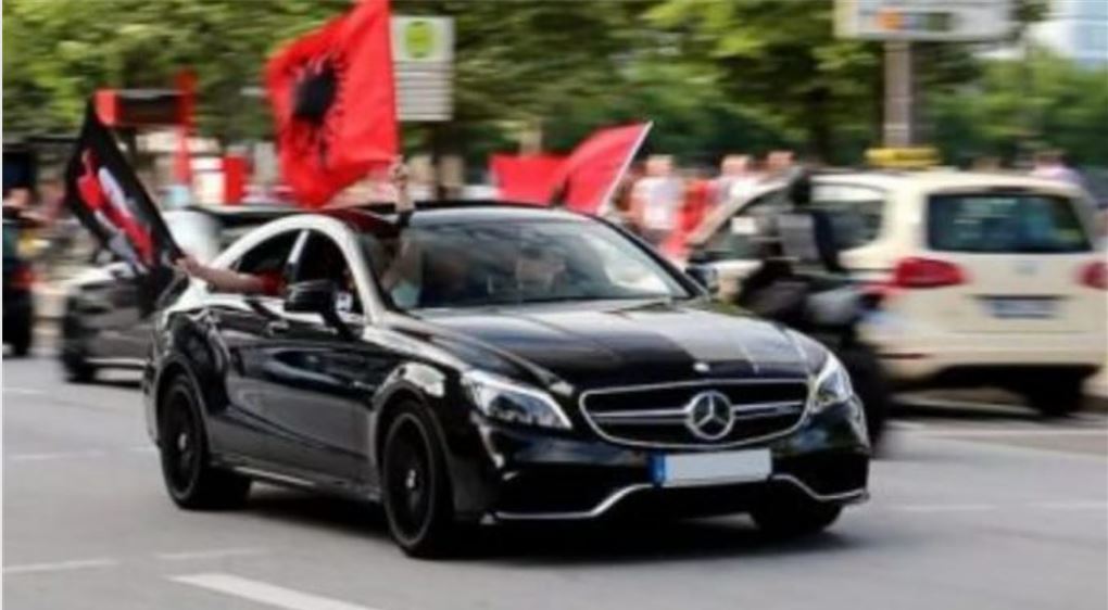 Mercedes-Benz dominon në rrugët e Shqipërisë !?