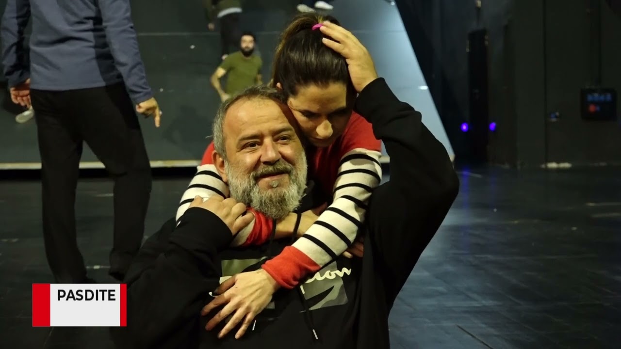 Kërçovari Qëndrim Rijani sjell “Tri motrat” e Çehovit në Teatrin Shqiptar.. (VIDEO)