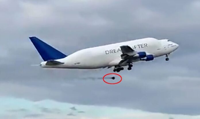 Momenti kur aeroplanit i këputet rrota dhe i fluturon në ajër.. (VIDEO)