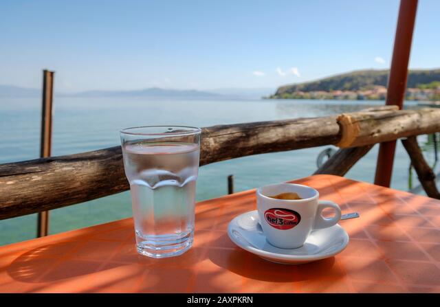 Ohër një kafe kushton 120 denarë..