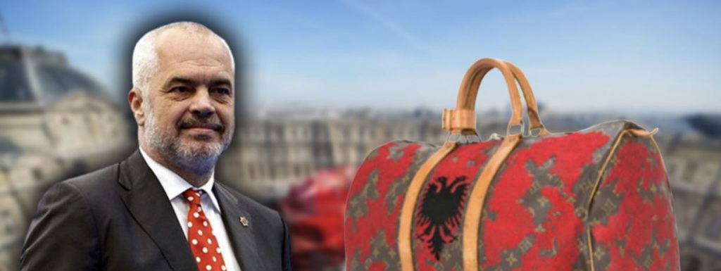 “Louis Vuitton” hodhi në treg çantën me flamurin shqiptar për 9.900 euro, reagon Rama..