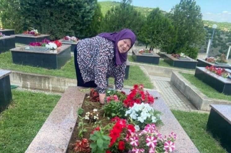 Ndërroi jetë nëna e dëshmorit Nezir Demiri ngushllime familjes