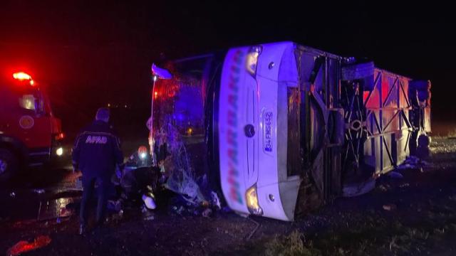 Përmbyset autobusi në Turqi, 5 të vdekur dhe 22 të plagosur.. (VIDEO)