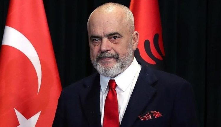 Edi Rama dhuron 1 milion euro për Turqinë në emër të popullit shqiptar..