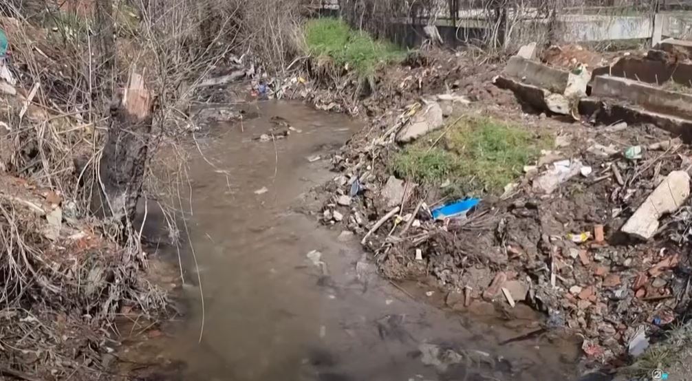 “Komunalja” pastron lagjen në Kërçovë..! (VIDEO)