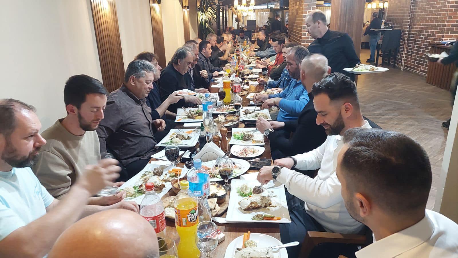 Iftar me AMBASADORËT (Artistët) e Kërçovës. (FOTO)