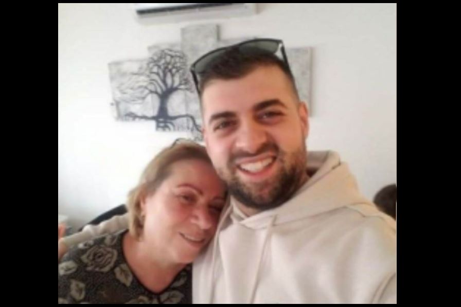 Urim Hyseni është i dyshuari për vrasjen e nënës së tij, dyshohet se i këputi kokën me thikë dhe ia piu gjakun..