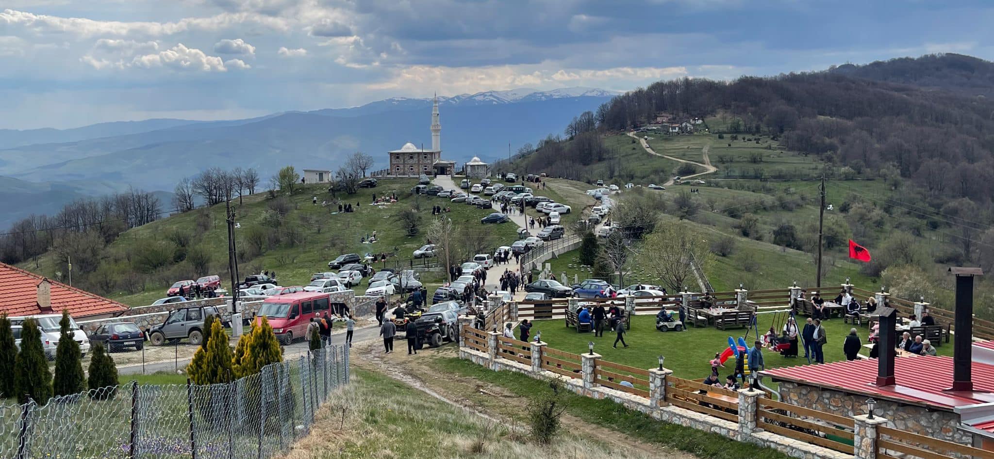 Festa e 1 Majit gjallëroi fshatin Qafë (FOTO)