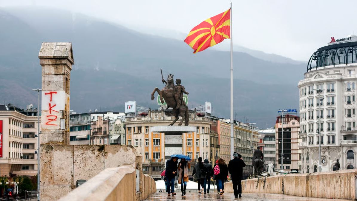 Qeveria po kërcënon administratorët, nëse nuk bëni siç thotë partia, përjashtoheni nga puna..! (Video)